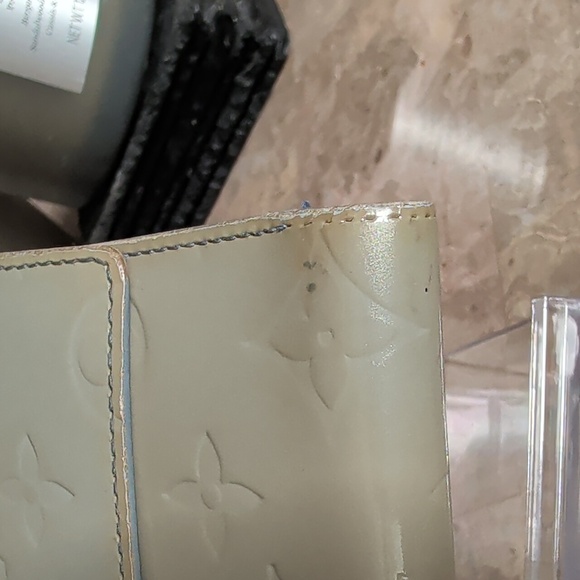 Louis Vuitton Vernis Wallet - Picture 9 of 16